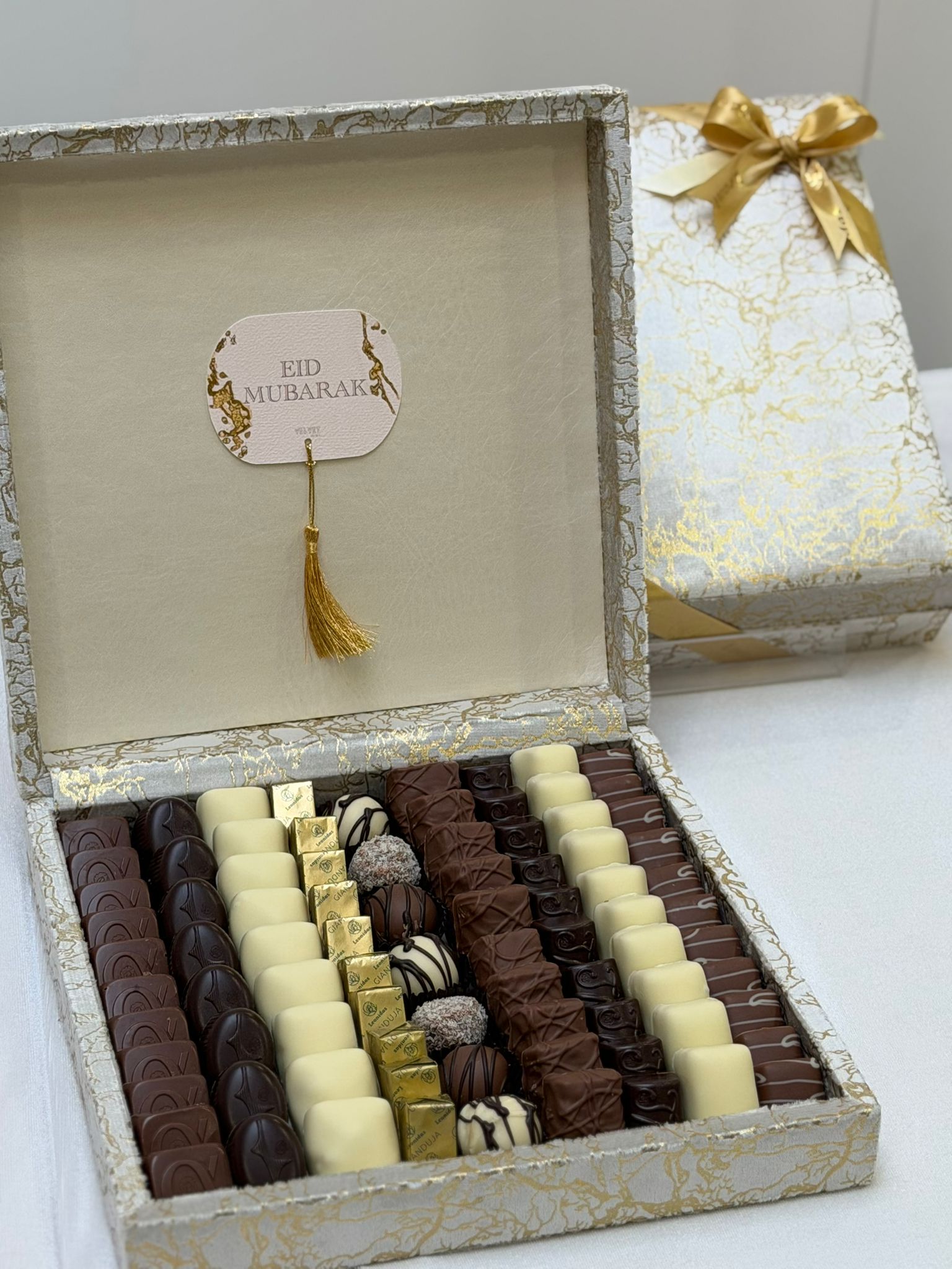 Velvet Luxebox – Leonidas - €74